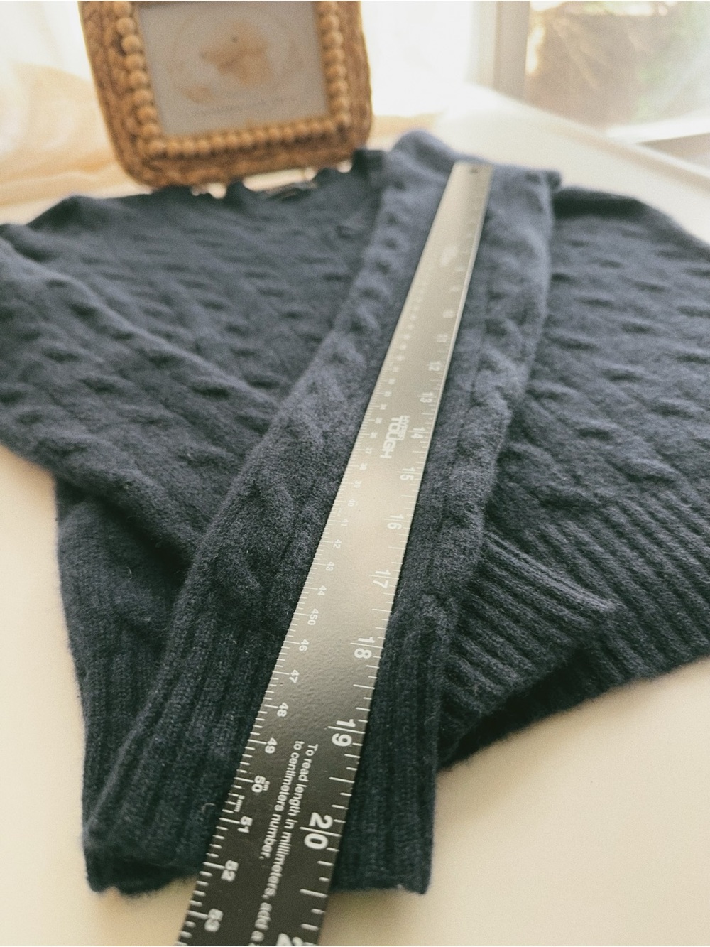 100% Cashmere • Polo Ralph Lauren • Midnight Harbor • Cable Knit V-Neck•
🐐⚓️💙 - Picture 6 of 9